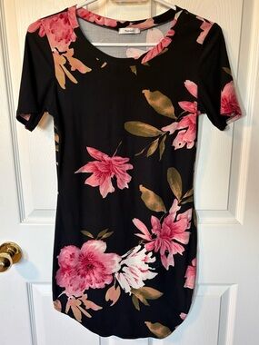 Black Floral Scalloped Hem Bodycon Dress Short Sleeve Casual Medium